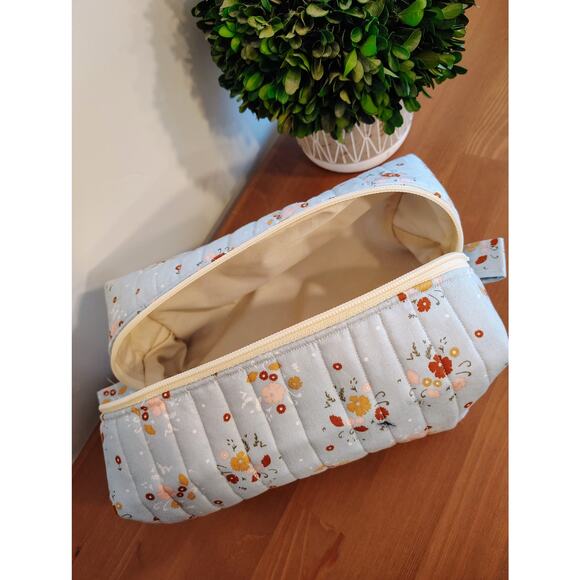 NEW Personalized / Quilted/ Handmade BOXY BAG! Cornflowers - Picture 5 of 13